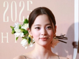 欧阳娜娜亮相2025中国时尚产业盛典红毯活动-西瓜资源分享网